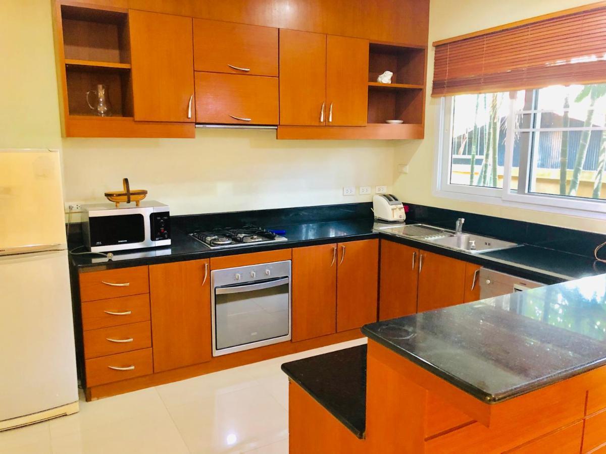 Karon Pool Villa 卡伦3卧泳池别墅 Bagian luar foto